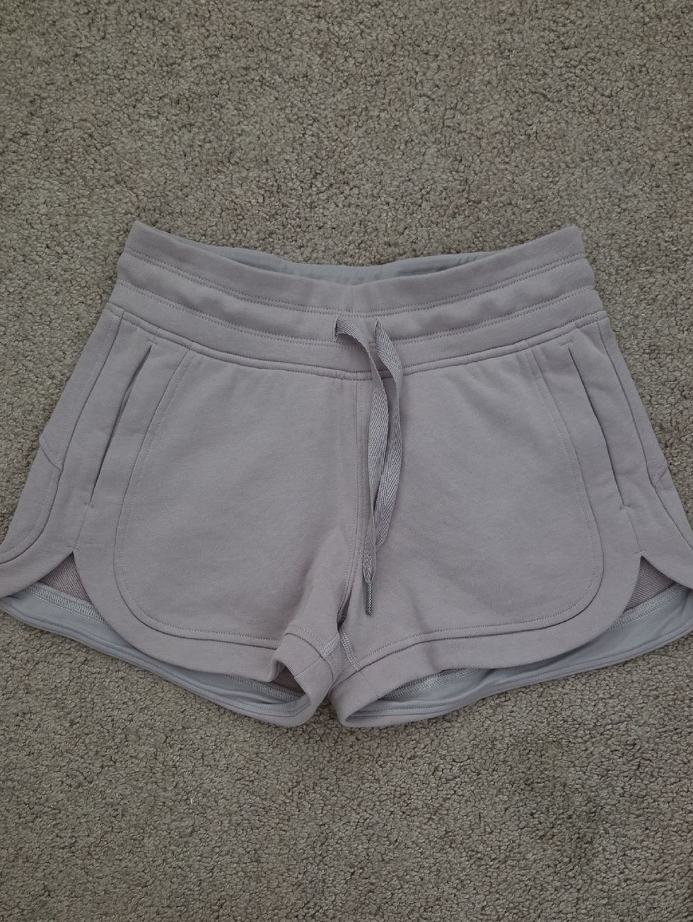 *NWOT* lululemon Light Mauve SCUBA  Shorts
